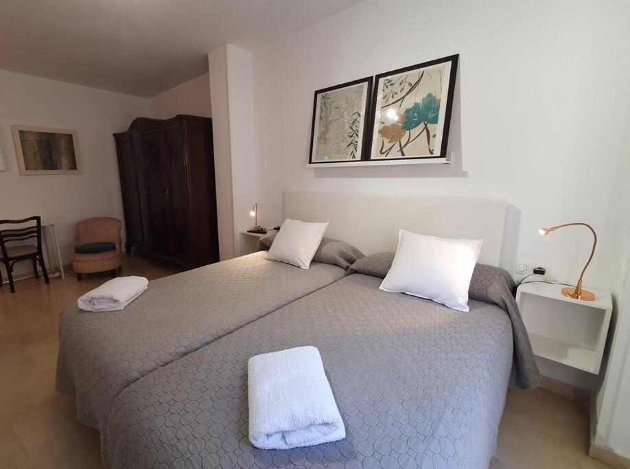 Acogedor Y Centrico Con Parking Apartment Granada Luaran gambar