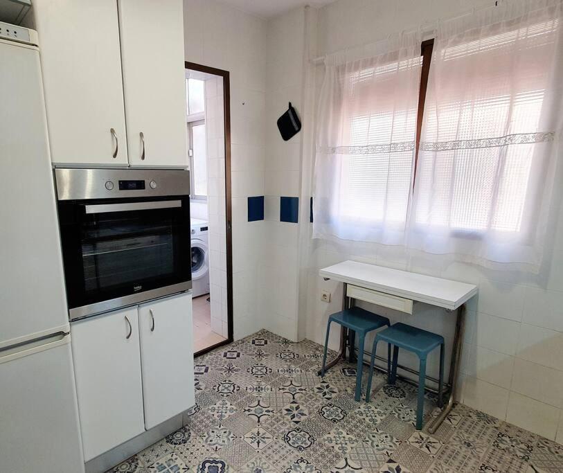 Acogedor Y Centrico Con Parking Apartment Granada Luaran gambar