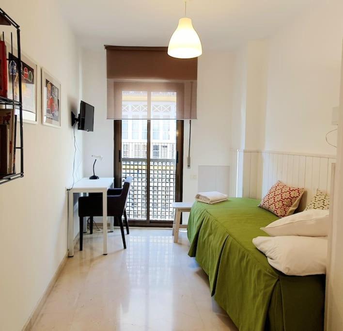 Acogedor Y Centrico Con Parking Apartment Granada Luaran gambar