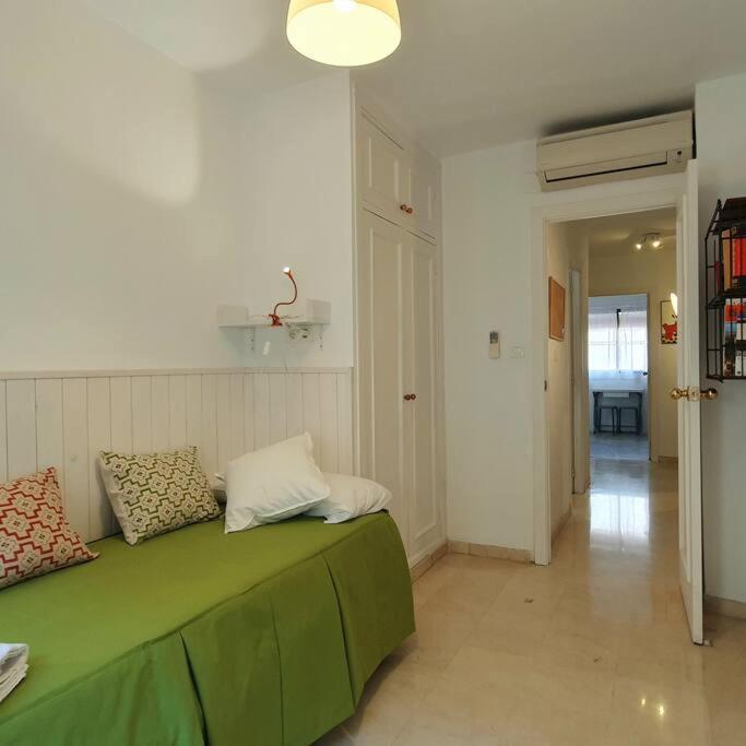 Acogedor Y Centrico Con Parking Apartment Granada Luaran gambar